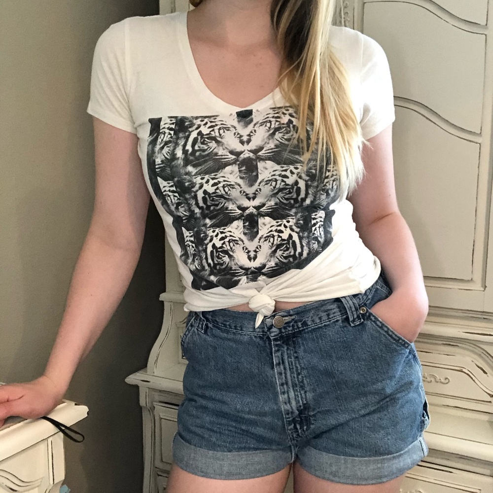 💐Converse Tiger Tee